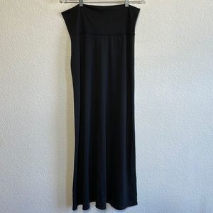 Bobbie Brooks black maxi skirt, size large